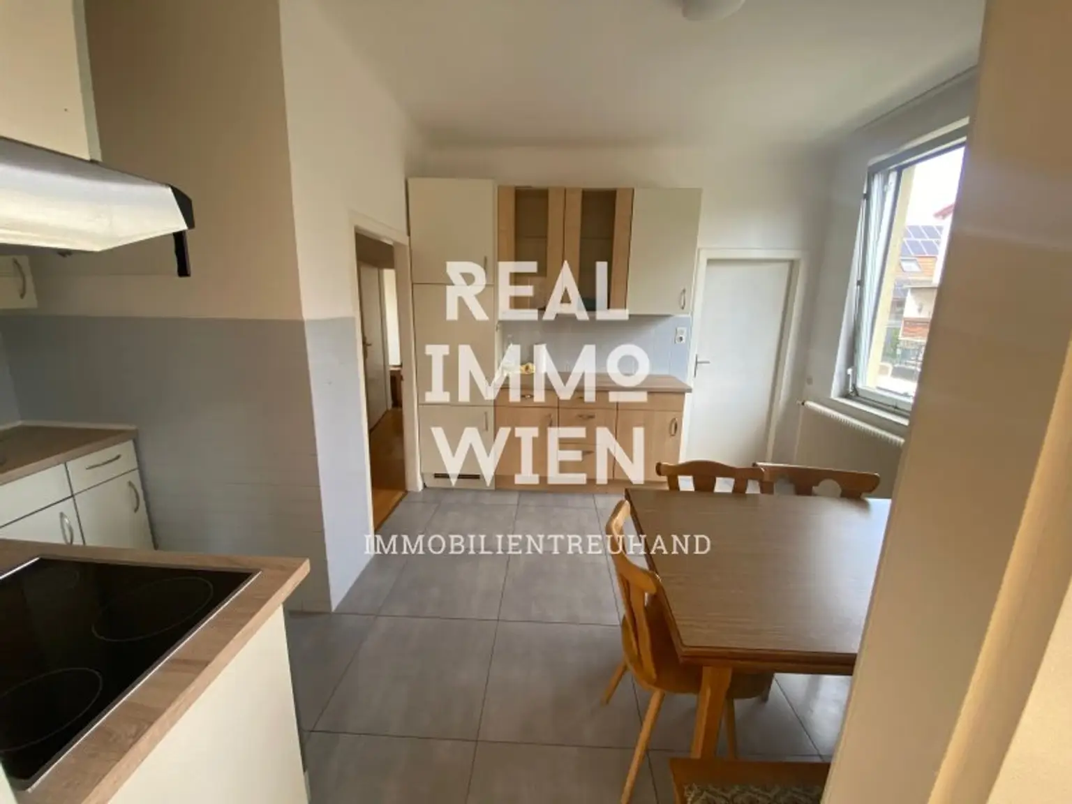 Sehr schönes Einfamilienhaus mit großen Garten im 23. Bezirk!!! 360° - 3D Besichtigung!!!