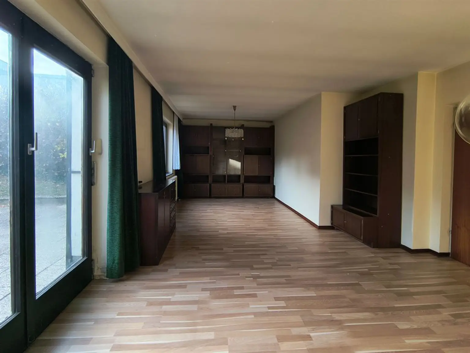 2380 Perchtoldsdorf/Nähe Wiener Stadtgrenze: Einfamilienhaus - Ruhig gelegenes, sonniges 1020m² Grundstück mit hohem Potenzial