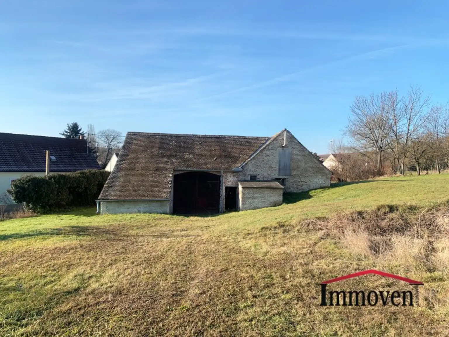 EINMALIGE GELEGENHEIT - Großes sonniges Grundstück und 2 große Ackerflächen!