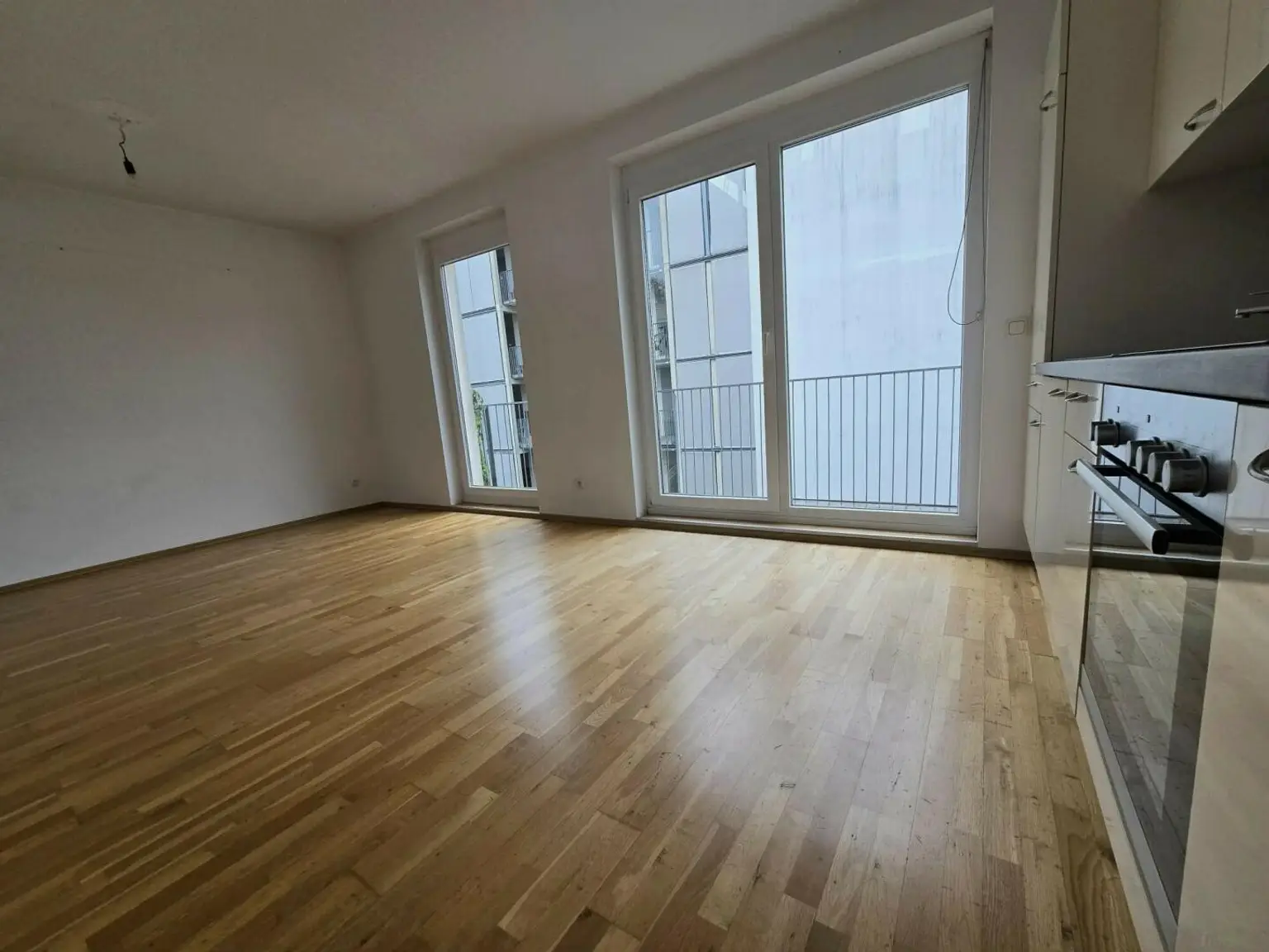 Schöne sonnige Zweizimmerwohnung mit Balkon und zugeordnetem PKW-Stellplatz!