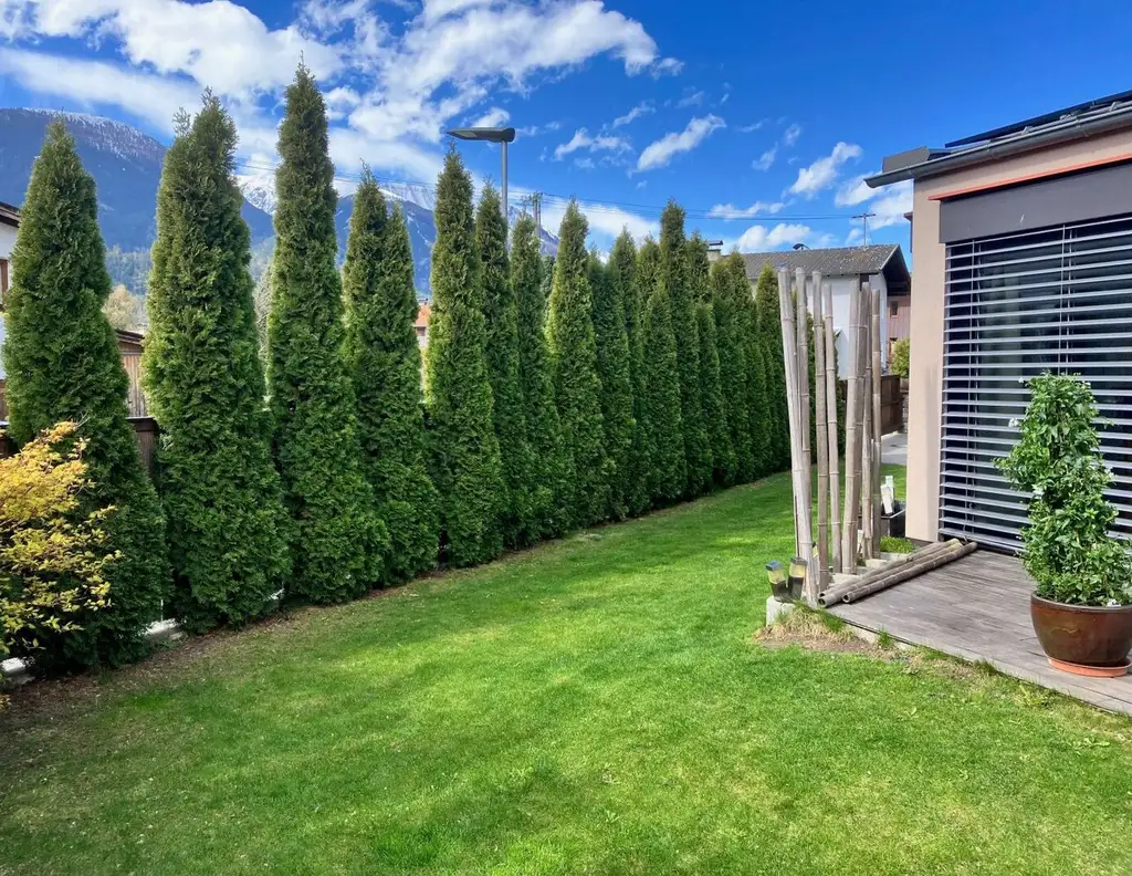 Wohnen auf höchstem Niveau westlich von Innsbruck - sanierter Bungalow mit Pool, Infrarot, Garten und Privatsphäre