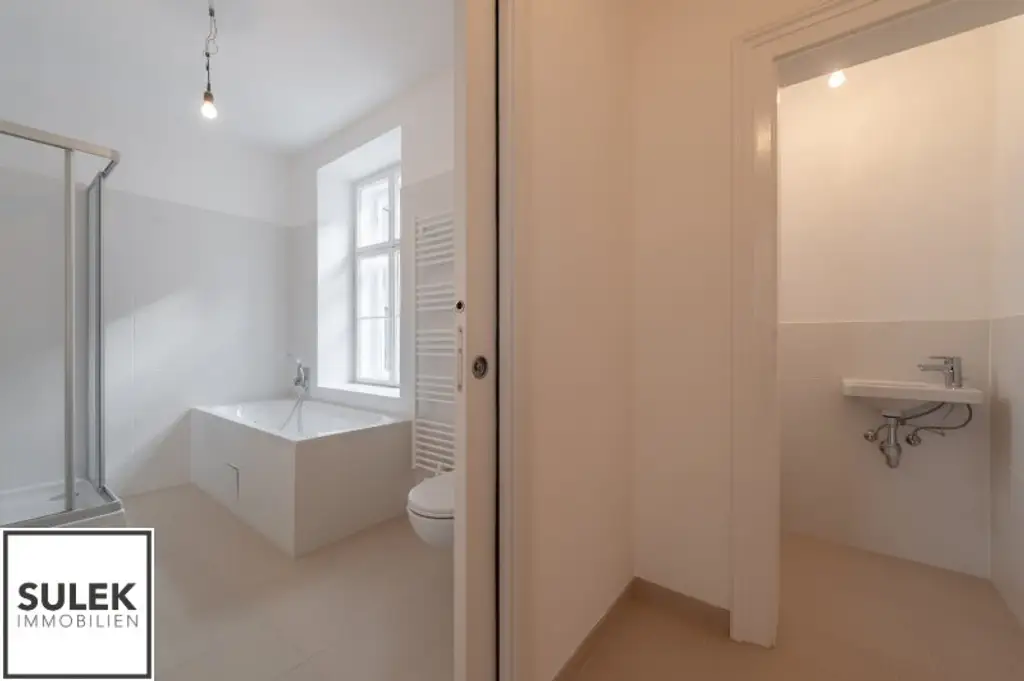 Zweitbezug: hofseitig gelegene 3-Zimmer-Wohnung direkt an der Mariahilferstraße - mit Klimaanlage