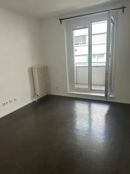 Zimmer mit Zugang zur Loggia