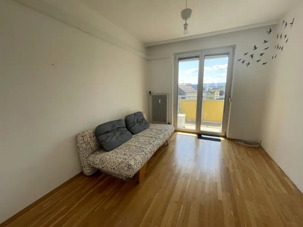 Zentrale 4-Zimmer-Wohnung mit Klimaanlage, Loggia & Ötscherblick