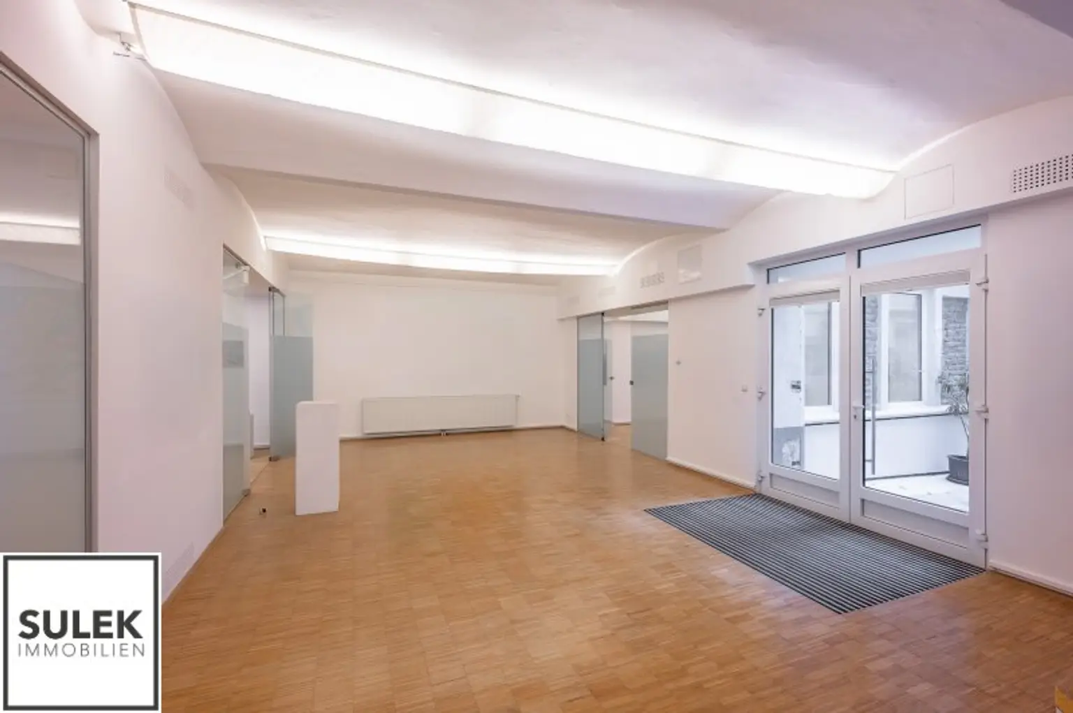 ** ab sofort: ein rd. 260 m² großes Geschäftslokal mit perfektem Grundriss**  Nähe Lerchenfelder Gürtel / Brunnengasse**