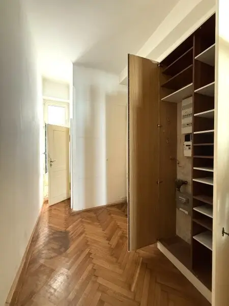 AltbauWohnung - Erstbezug nach Sanierung