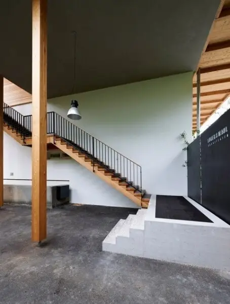 Das Traumbüro - komplette, oberste Etage, riesiger Balkon, tolle Architektur, Parkplätze