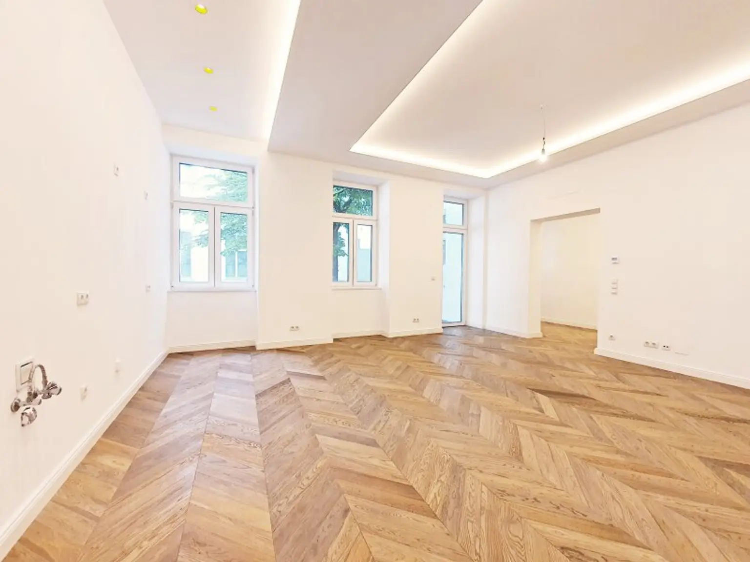 ++NEU++ HIGH-END große 4-Zimmer STILALTBAUWOHNUNG mit zwei Balkonen absolut ruhig und GRÜN-Ausblick!  Luxus Erstbezug, in Prime-Location NÄHE Urania! U-BAHN & CAT +++