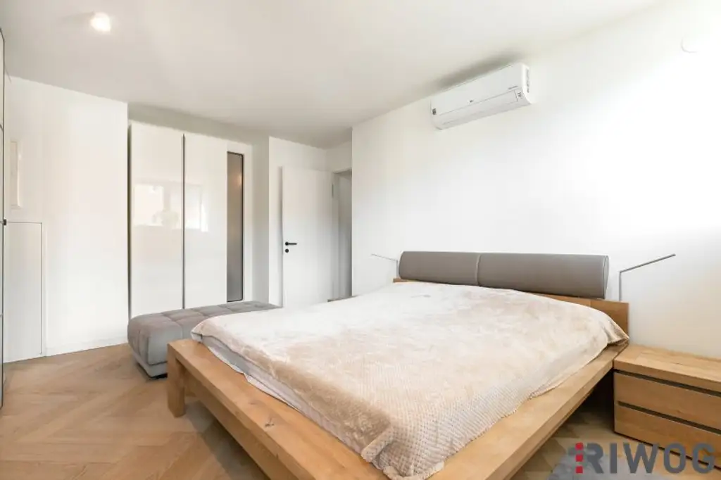 Altbau-Chic im Dachgeschoss | 3-Zimmer Balkonwohnung mit Klimaanlage und Fußbodenheizung