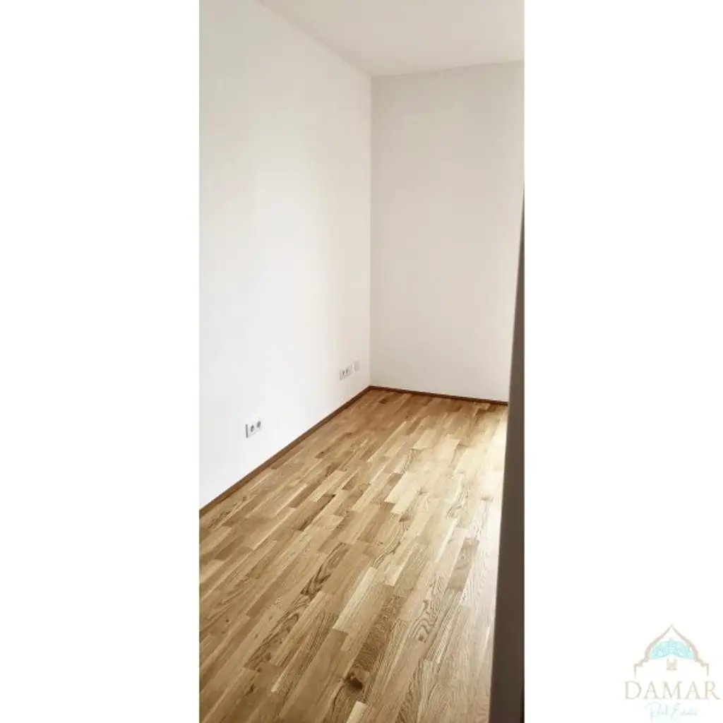 Traumhafte 4-Zimmer-Dachgeschoßwohnung mit großer 65m² Terrasse und Garagenplatz in 1220 Wien – Jetzt zugreifen!