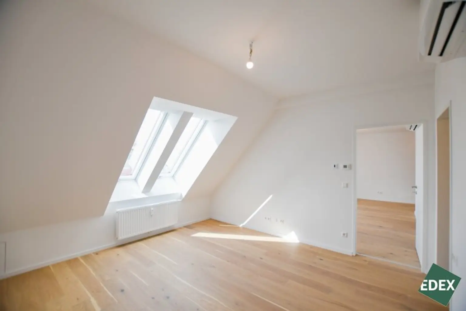 Erstbezug nach Sanierung: Schöne 2-Zimmer-Wohnung mit Top-Anbindung