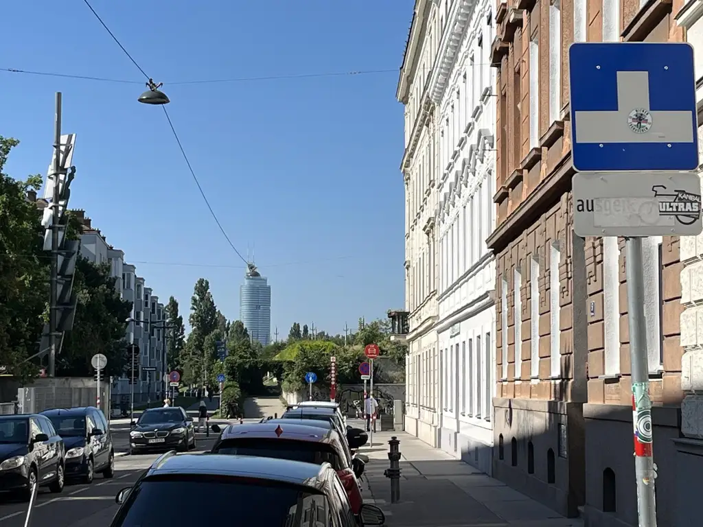 Sehr charmante Altbauwohnung in TOP-Lage
