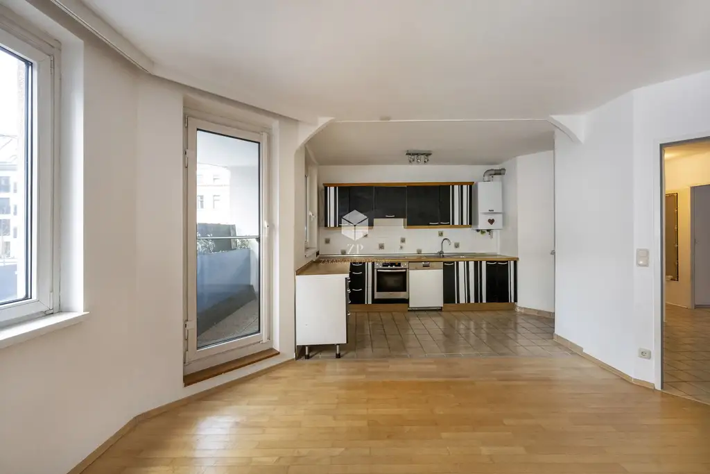 Charmante 3 Zimmerwohnung mit Loggia, Garten und Sauna inkl. Tiefgarage