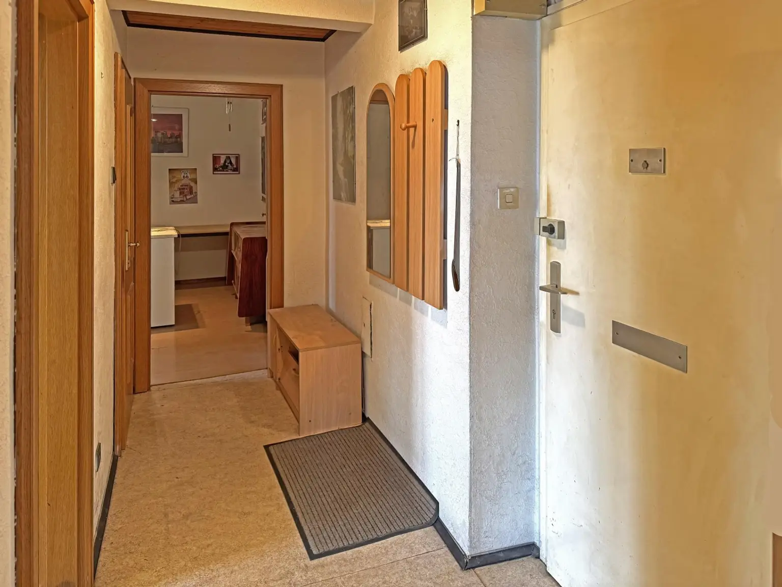 "Coole 2 oder praktische 3 Zimmer Wohnung, Renovierungsbedarf!"