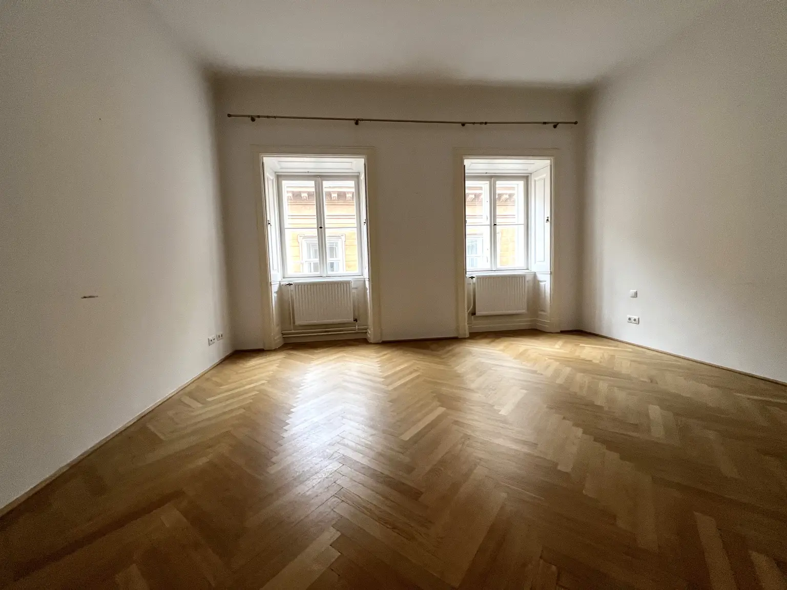 Charmante Altbauwohnung im Herzen Wiens / Charming apartment in an old-style building in the heart of Vienna