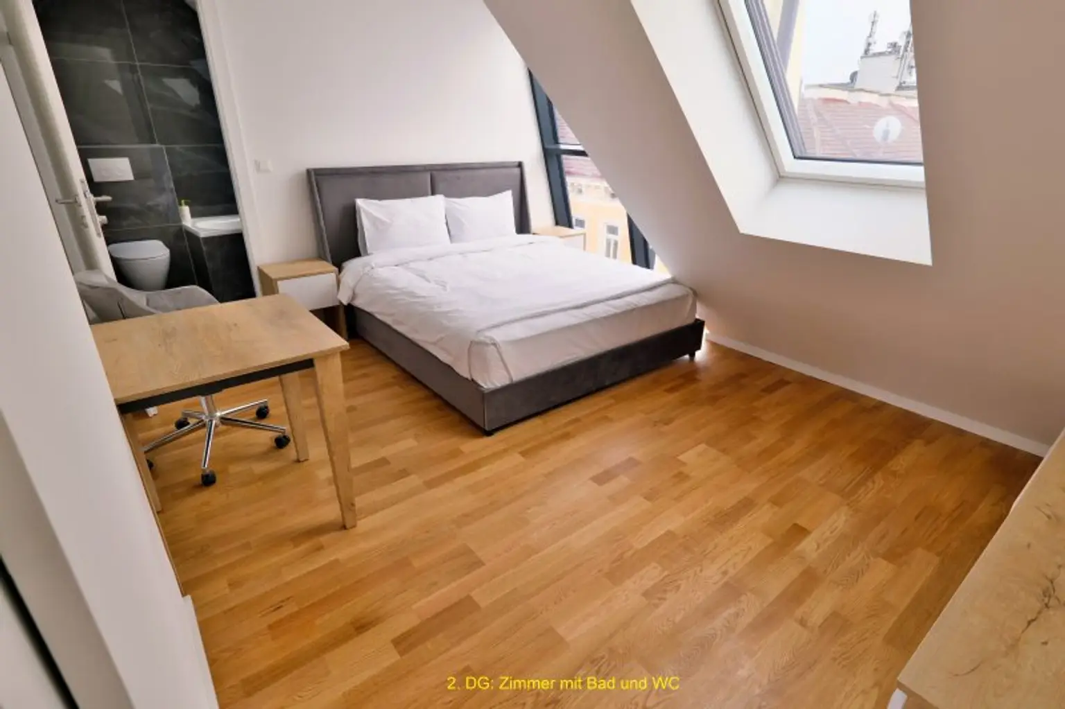 Bezugsfertige Dachwohnung mit 3 Zimmer, großem Balkon und interessanter 36 m² großer Dachterrasse