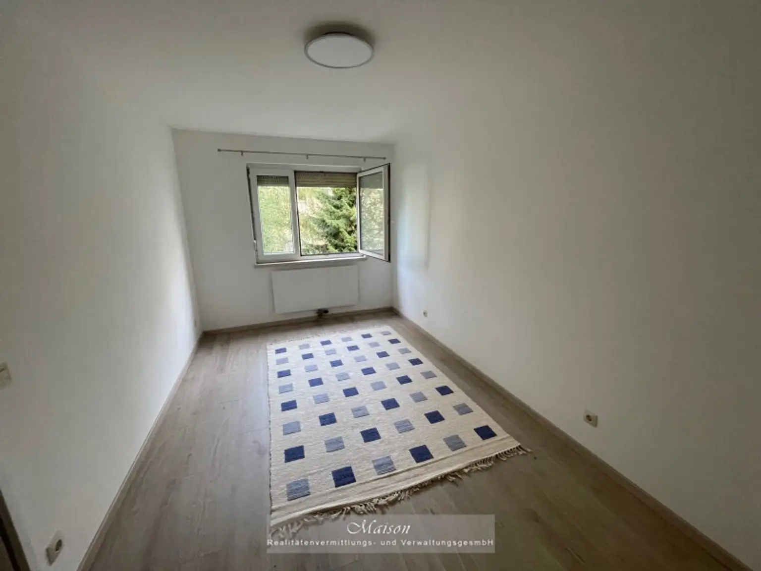 HOFGRÜNRUHELAGE - TRAUMHAFTE 2-ZIMMER-WOHNUNG IN TOPZUSTAND!