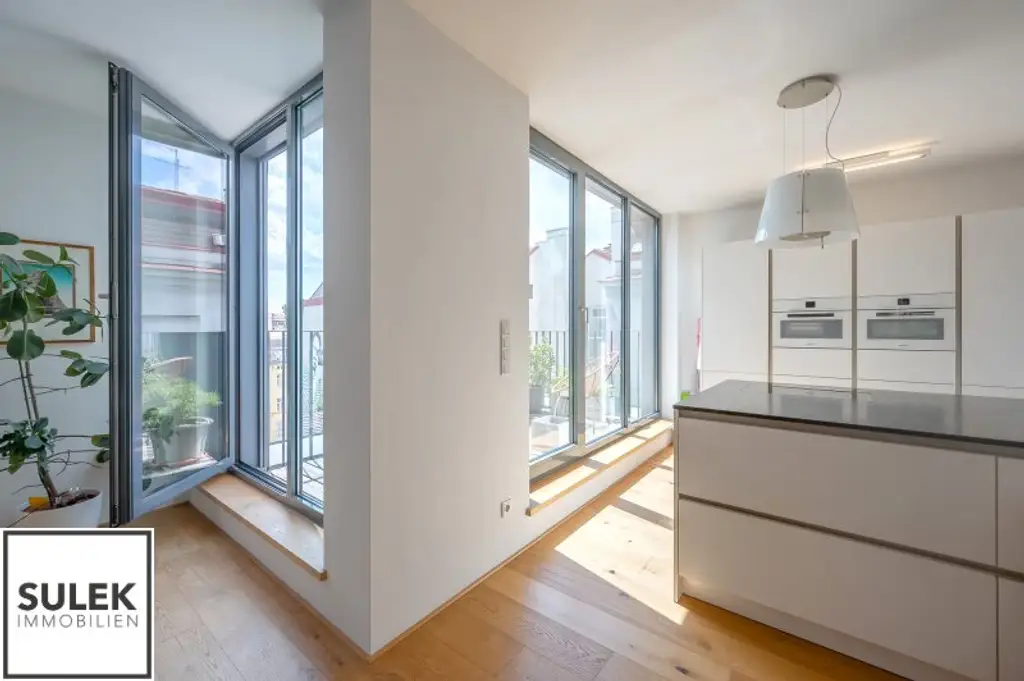 Einzigartige DG-Wohnung mit Loft-Charakter und Terrassen (rd. 165m²) inkl. atemberaubendem Fernblick