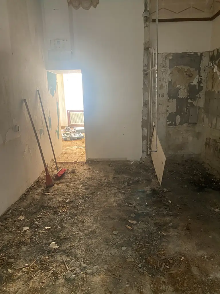 Neu saniertes 71m² Altbauarpartment 3 Zimmer in Toplage 1090 Wien !