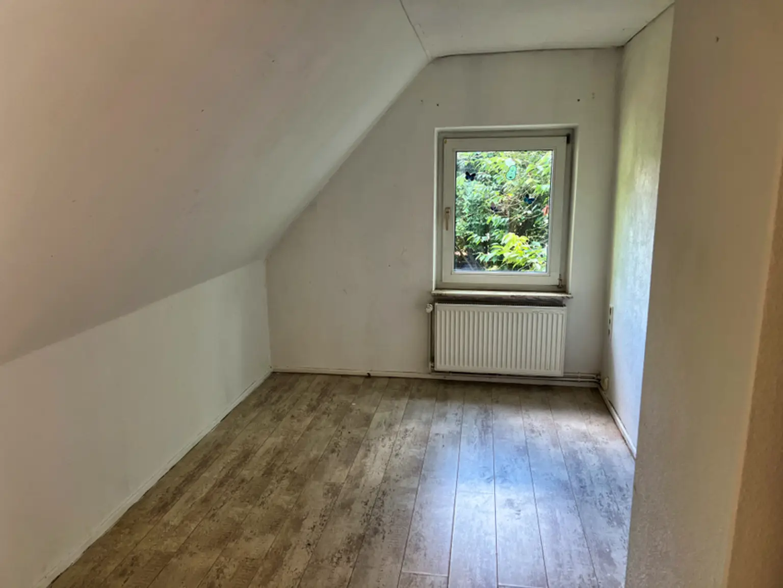 Auf großem Grundstück! Gemütliches EFH für Ihre Familie!