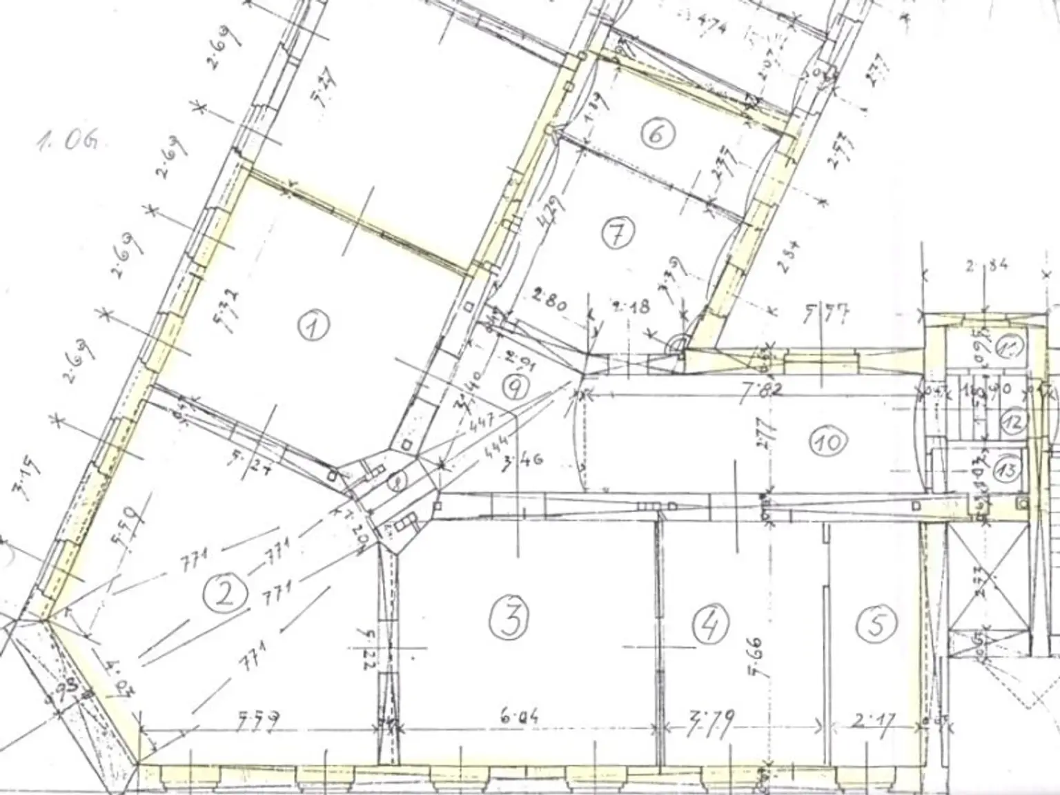 Exklusive Büro- oder Ordinationsfläche im klassischen Altbaustil in der Klagenfurter Fußgängerzone zu mieten!