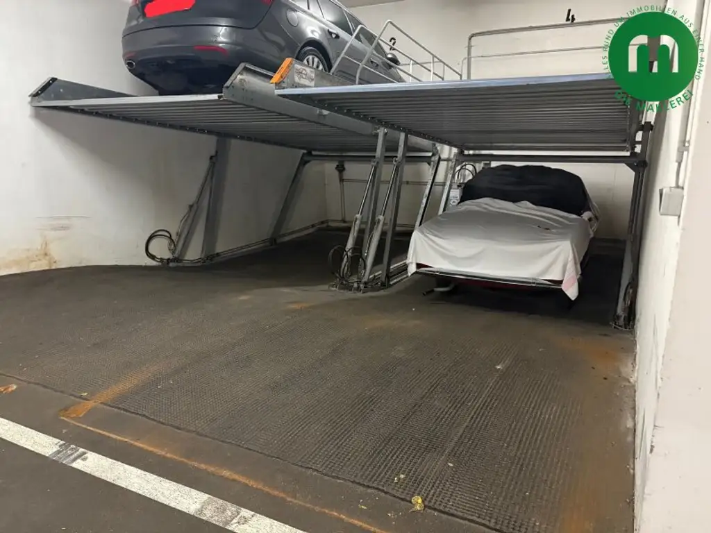 4 Stk Garagenplätze (Stapelparksystem)