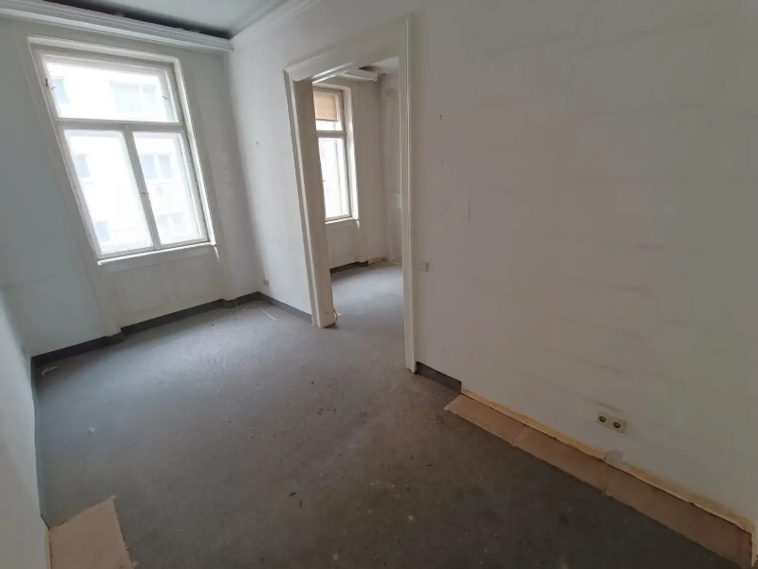 Smartes Layout & ideale Verkehrsanbindung & Platz für Ihre Wünsche! 2-Zimmer Wohnung im Altbau mit Lift - Nähe U4 Friedensbrücke!