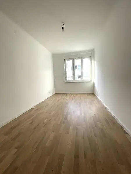 Rarität - Schöne 3-Zimmer-Wohnung mit Balkon und Garten, im 18. Bezirk!