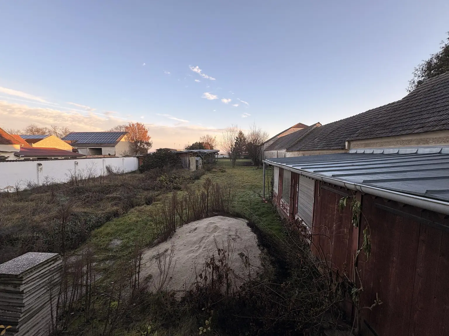 Garten mit Gartenhütte