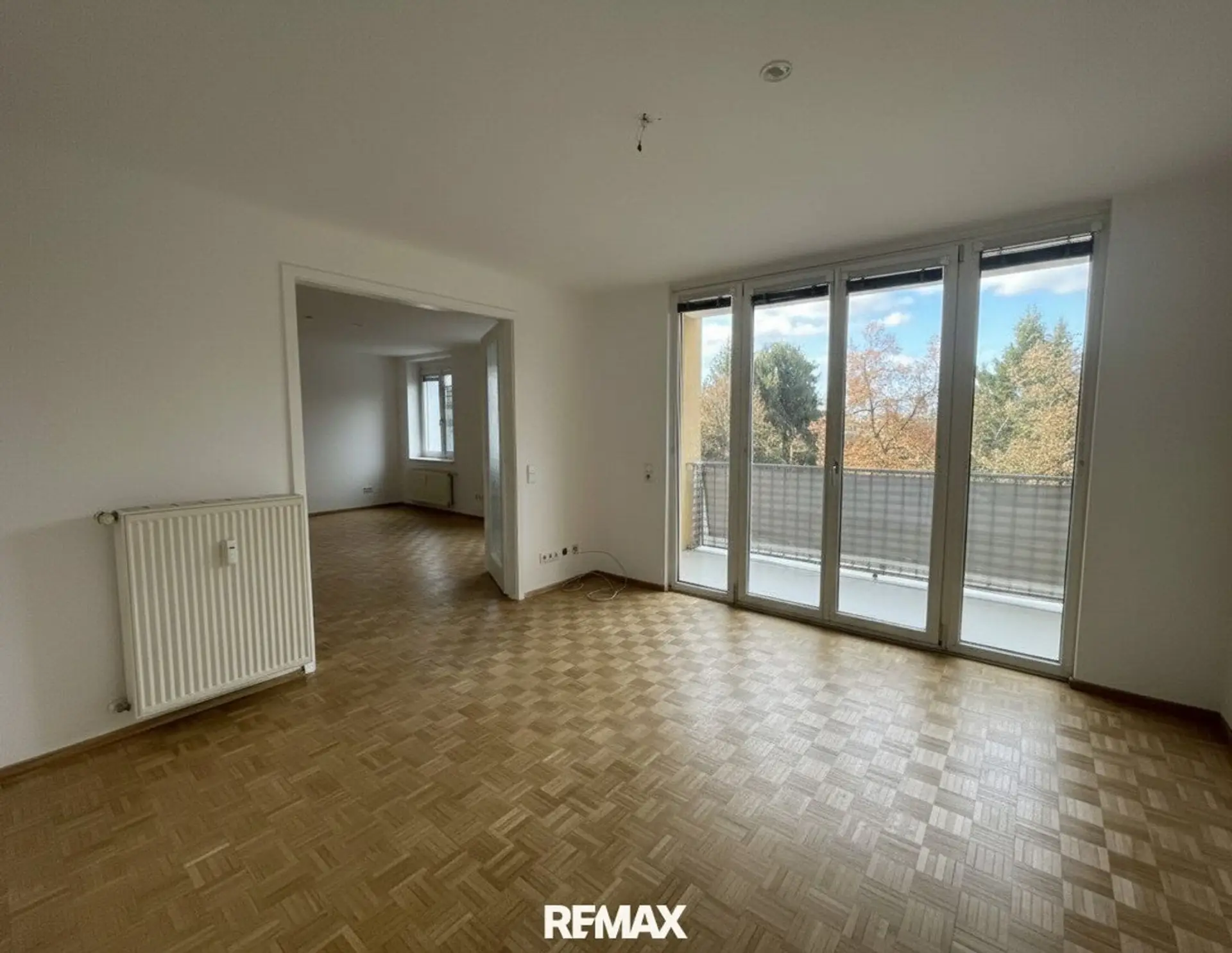 Neuer Preis: 4,5-Zimmer-Wohnung mit Loggia und Balkon in Zentraler Lage