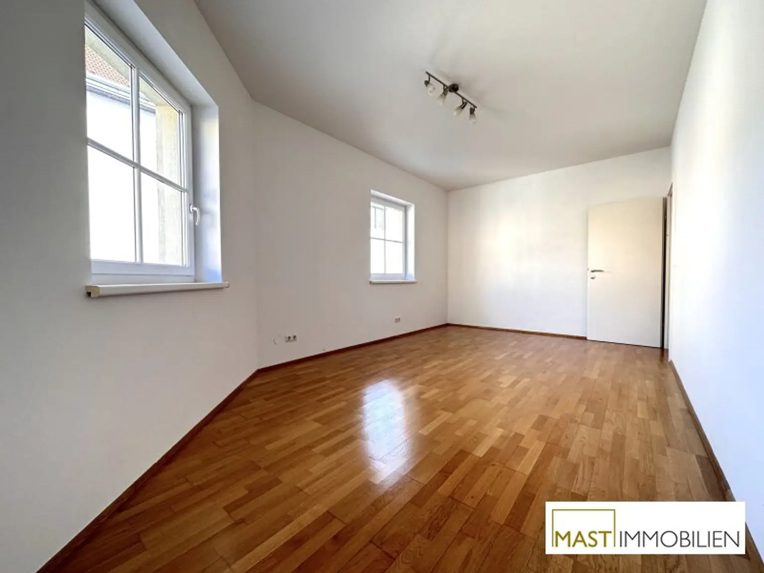 Optimal aufgeteilte 4 - Zimmer Wohnung inkl. Einbauküche & Balkon in Guntramsdorf