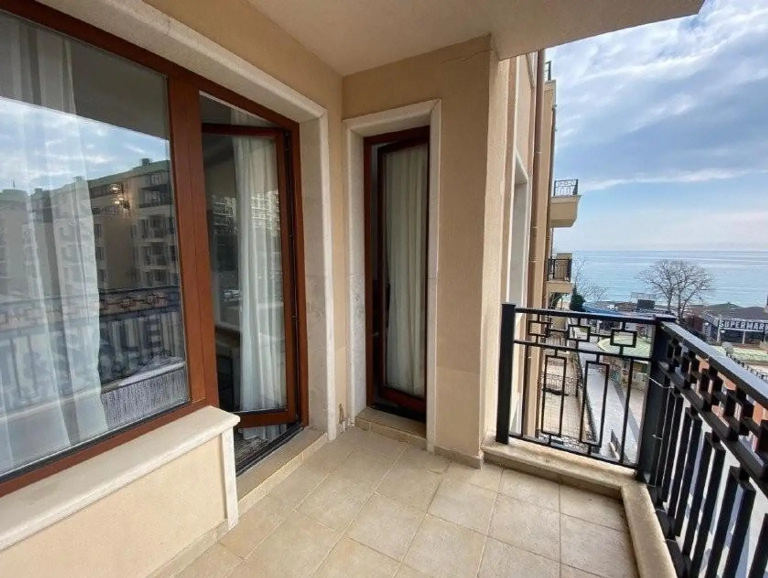 2 Balkon mit Meerblick BG