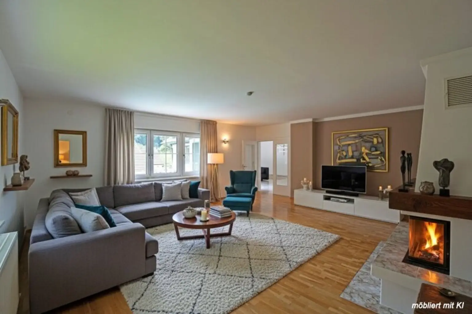 Repräsentative Villa mit Pool und Wellnessbereich in sonniger Waldrandruhelage