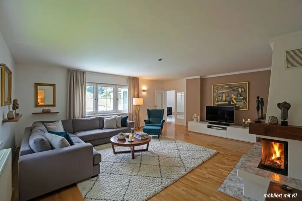 Repräsentative Villa mit Pool und Wellnessbereich in sonniger Waldrandruhelage