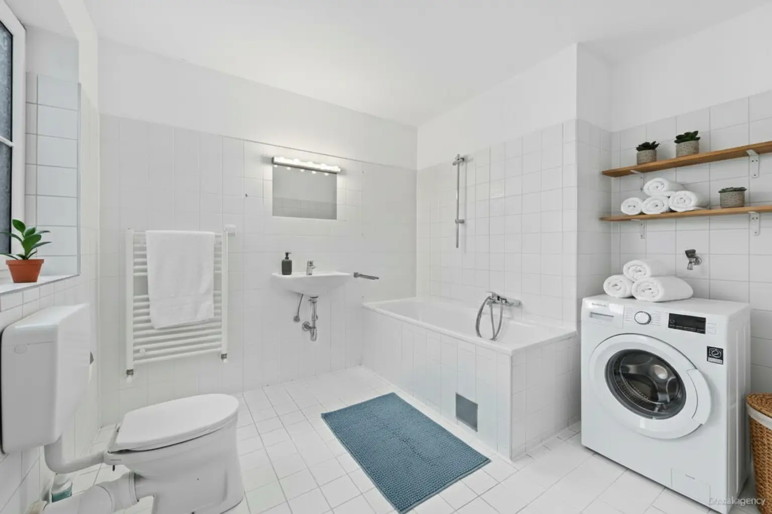 Wunderbare Dachgeschoßwohnung mit Freifläche - SERVITENVIERTEL