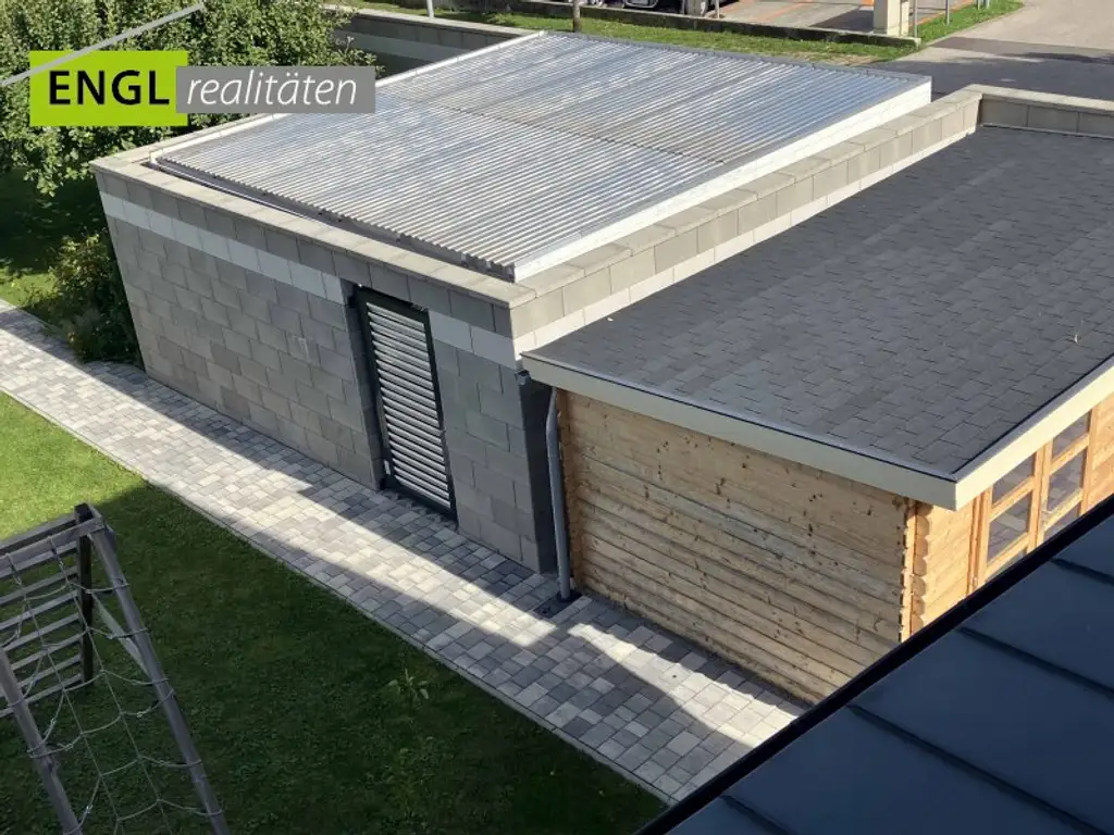 Familien-Idylle mit Pool und nachhaltiger Energieversorgung