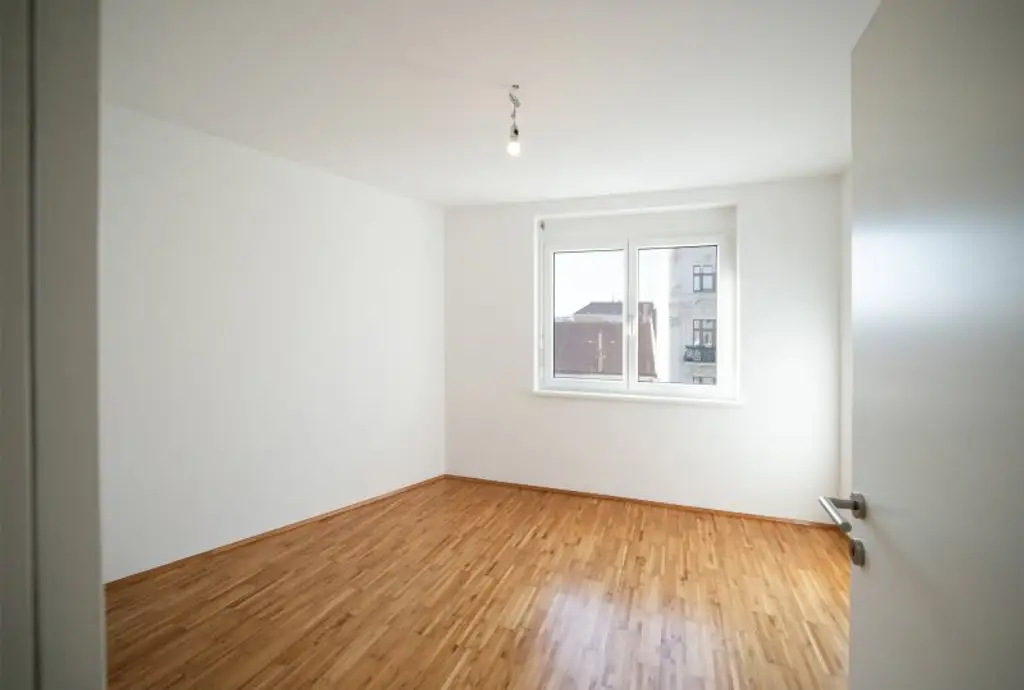 2-Zimmer-Wohnung mit Loggia auf der Mariahilfer Straße - bei U3/U6 Station Westbahnhof