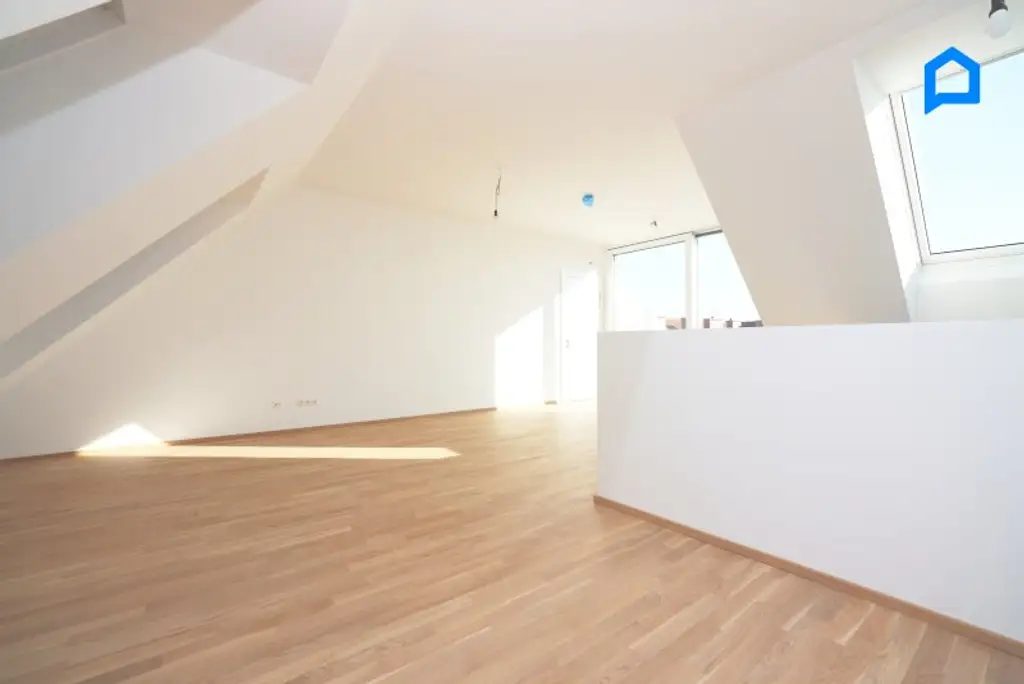 ERSTBEZUG, JETZT einziehen! Dachgeschoss NEU mit modernster Ausstattung c. 113 m² Wohnfläche, 4 Zimmer plus Nebenräume, Wärmepumpe, FBH, Deckenkühlung