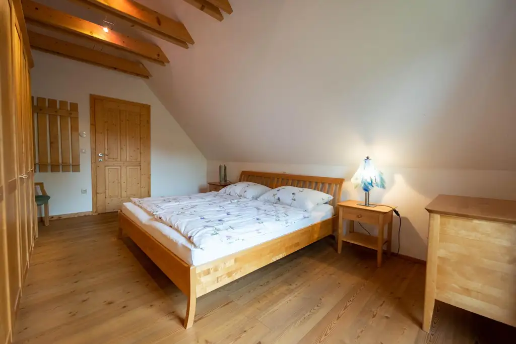 Einfamilienhaus mit Wintergarten, Sauna, Weinkeller & Weitblick in Ratsch an der Weinstraße