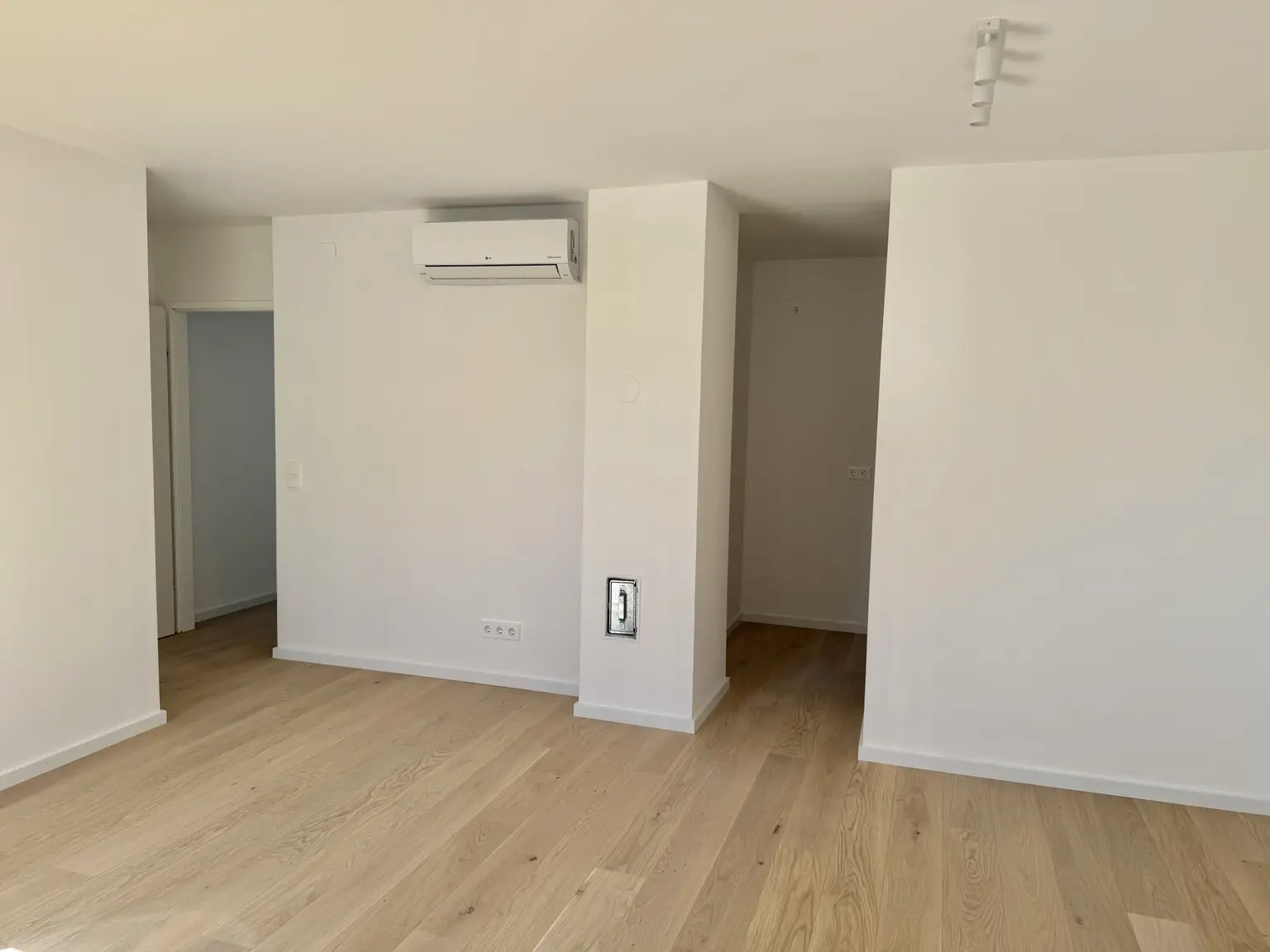 Wunderschöner Altbau zwischen Schlossquadrat und Naschmarkt