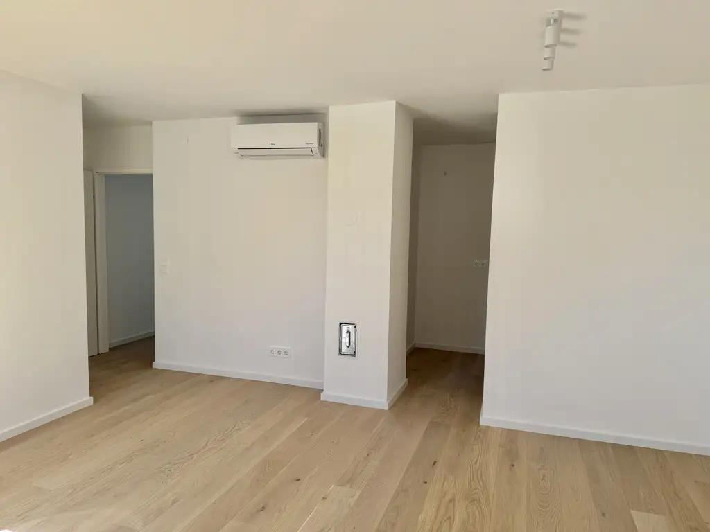 Wunderschöner Altbau zwischen Schlossquadrat und Naschmarkt