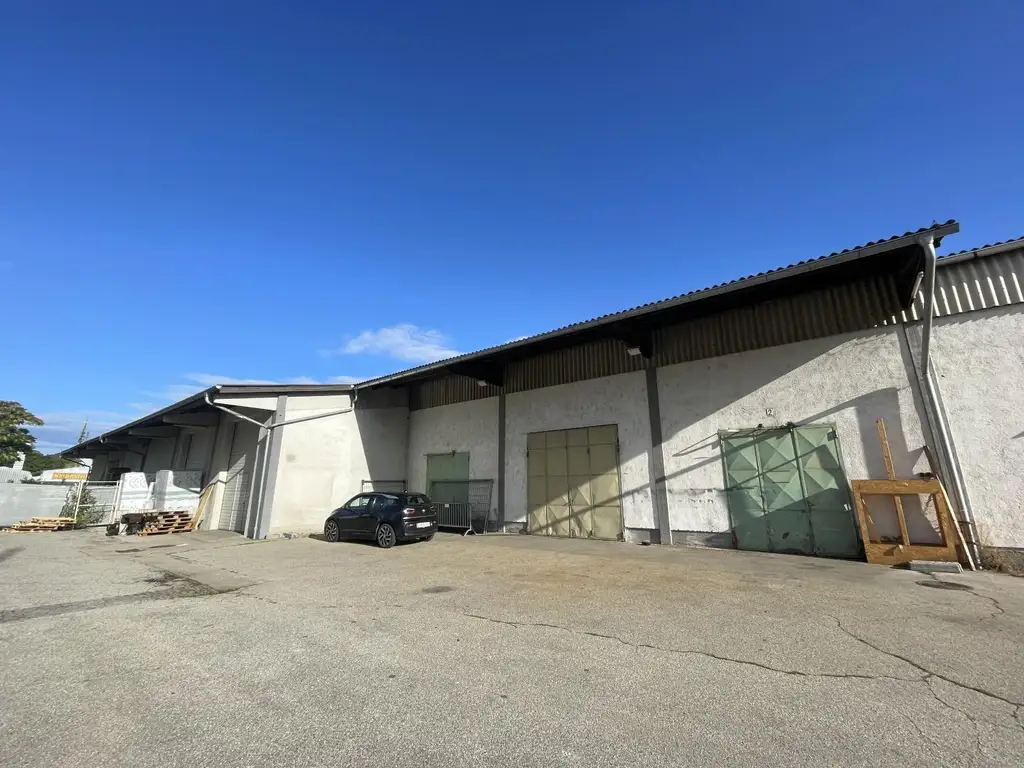 Lagerhalle mit Freifläche südlich von Graz