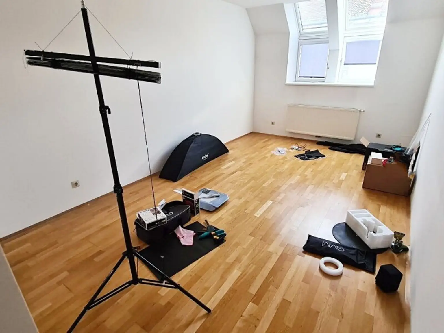 TERRASSENHIT, DACHGESCHOSS, 138 m2 Maisonette mit 45 m2 Terrasse, 3 Zimmer, Wohnküche, Wannenbad, Rembrandtstraße
