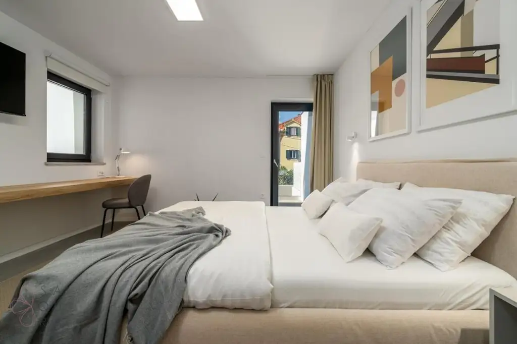 Amazing New Villa auf der Insel Brač – Mediterraner Luxus direkt am Meer