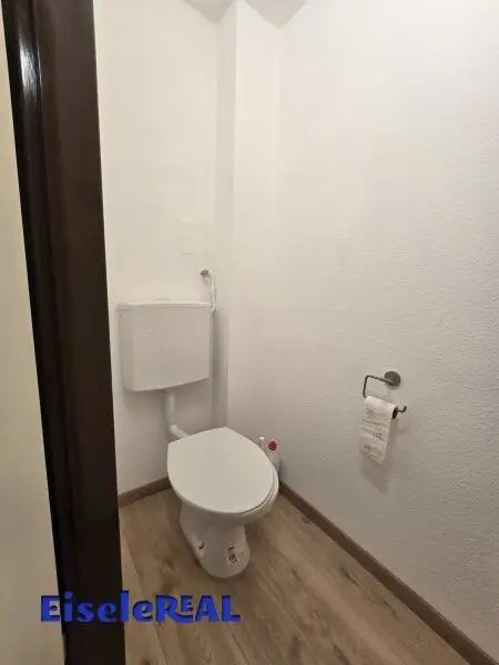 tolle 2 Zimmer - 2 Loggien - extra Küche