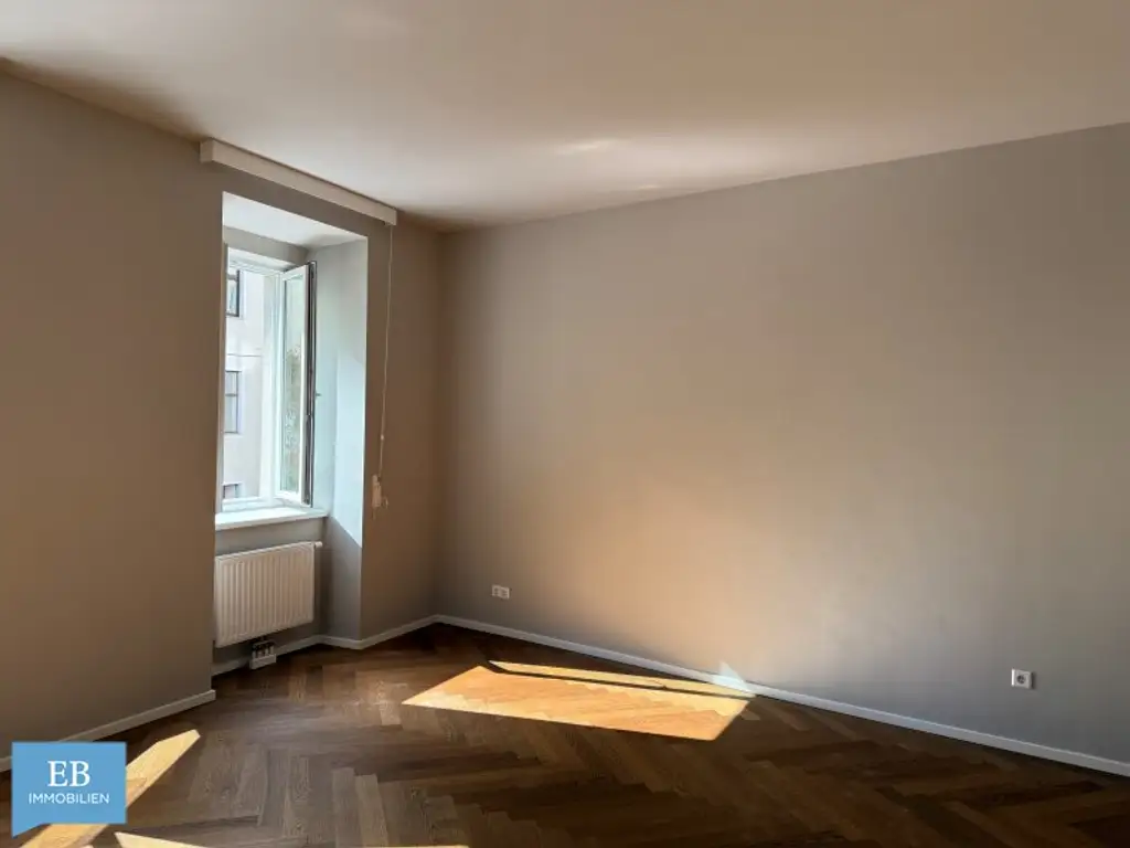 Helle Familienwohnung mit feiner Farbwelt und Fitnessraum im Haus