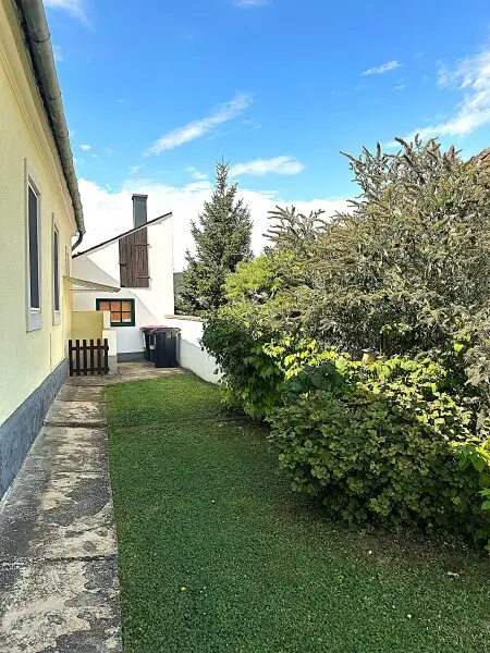 Idylle trifft Stadtnähe – Ihr Eigenheim im Weinviertel 81m² Wohnfläche mit Ausbaupotential und 270m² Grundstück