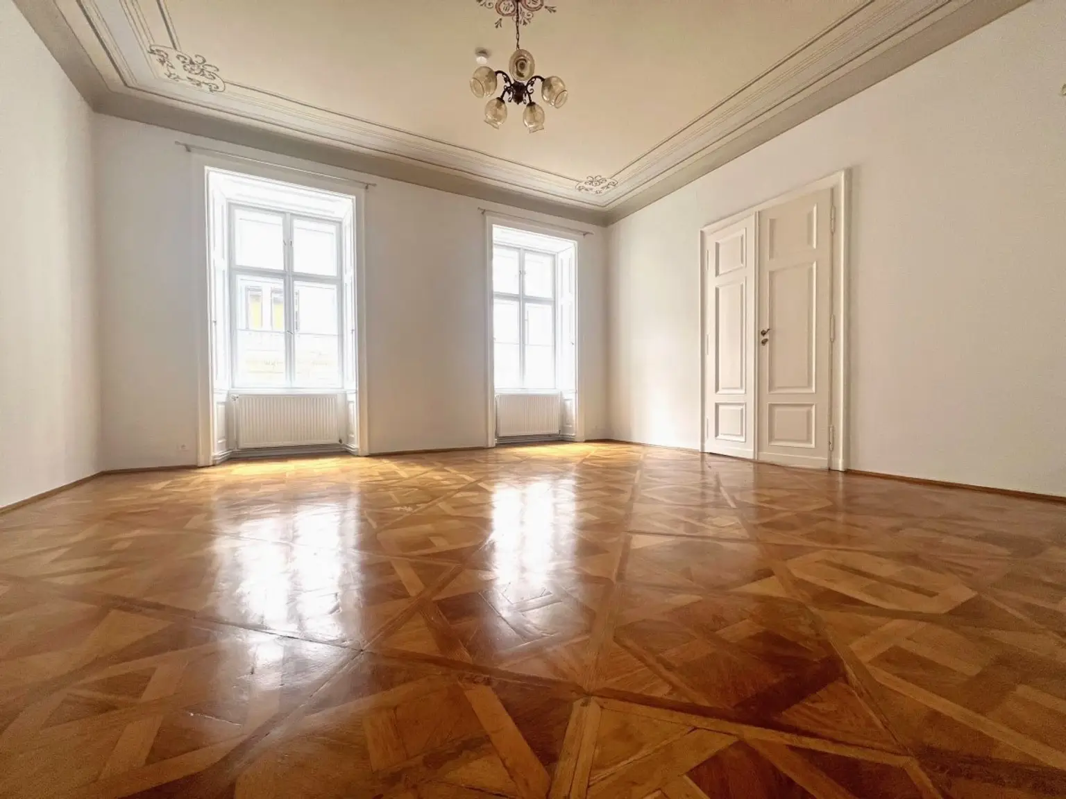 7 | ++ NEU ++ TRAUMHAFTE VIER Zimmer ALTBAUWOHNUNG | Prima Service Immobilien