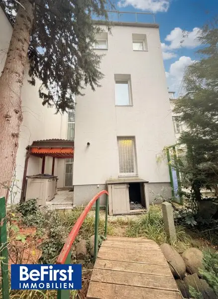 Einzigartige Gelegenheit: Traumhaftes Mehrfamilienhaus in eleganter Lage von Gersthof