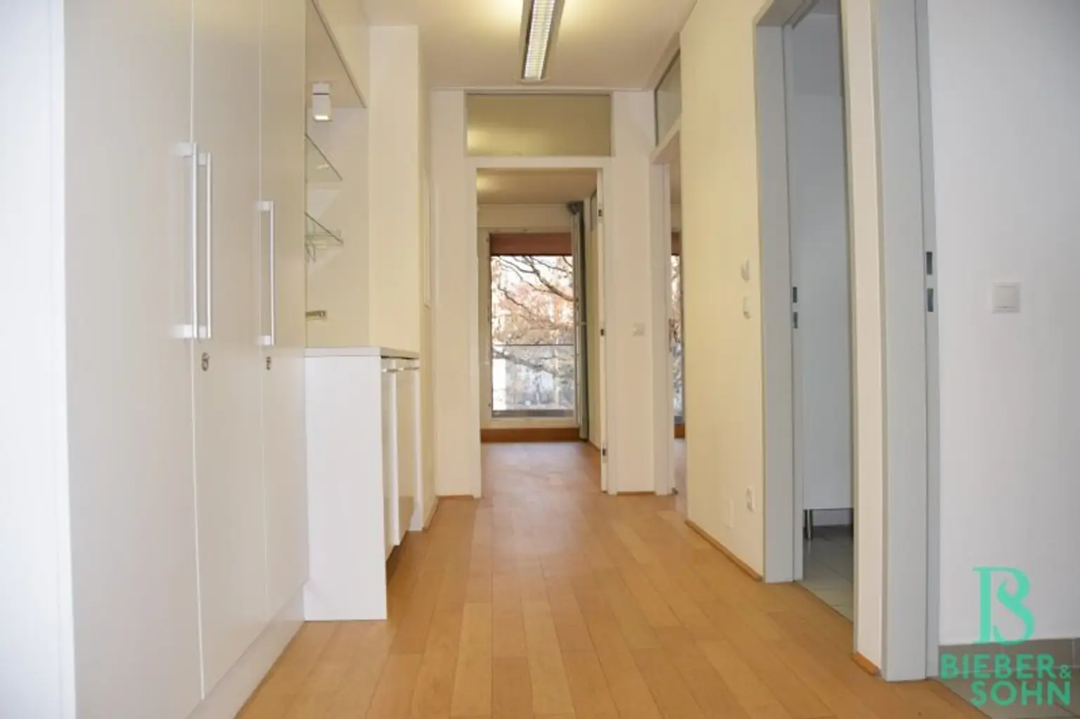 Vorraum/Küche/Blick Zimmer 1